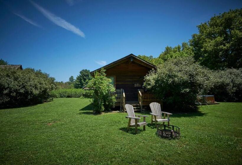 غرفة قياسية سرير كينج, Creekwalk Inn Bed And Breakfast With Cabins