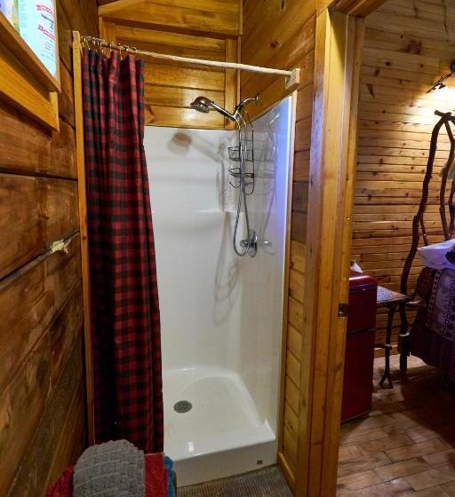 غرفة قياسية سرير كينج, Creekwalk Inn Bed And Breakfast With Cabins