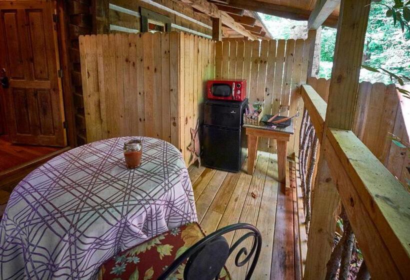 غرفة قياسية سرير كينج, Creekwalk Inn Bed And Breakfast With Cabins