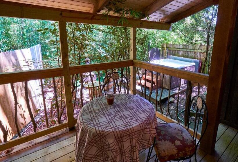 غرفة قياسية سرير كينج, Creekwalk Inn Bed And Breakfast With Cabins