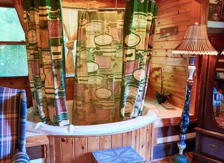 غرفة قياسية سرير كينج, Creekwalk Inn Bed And Breakfast With Cabins