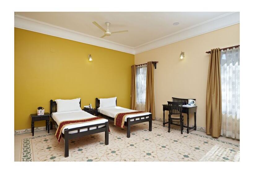 اتاق لوکس, Dhawala Resort By Aamod