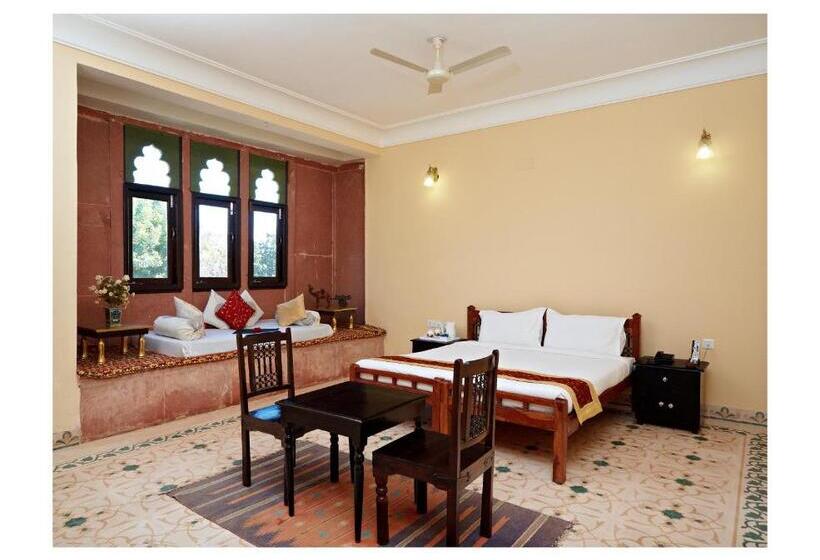 اتاق لوکس, Dhawala Resort By Aamod