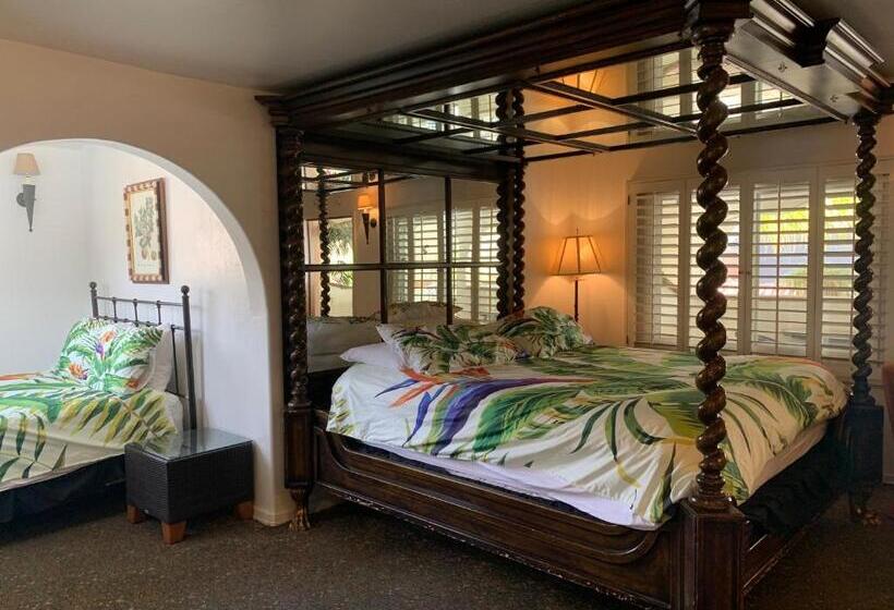 جناح إدارى, Chantico Inn