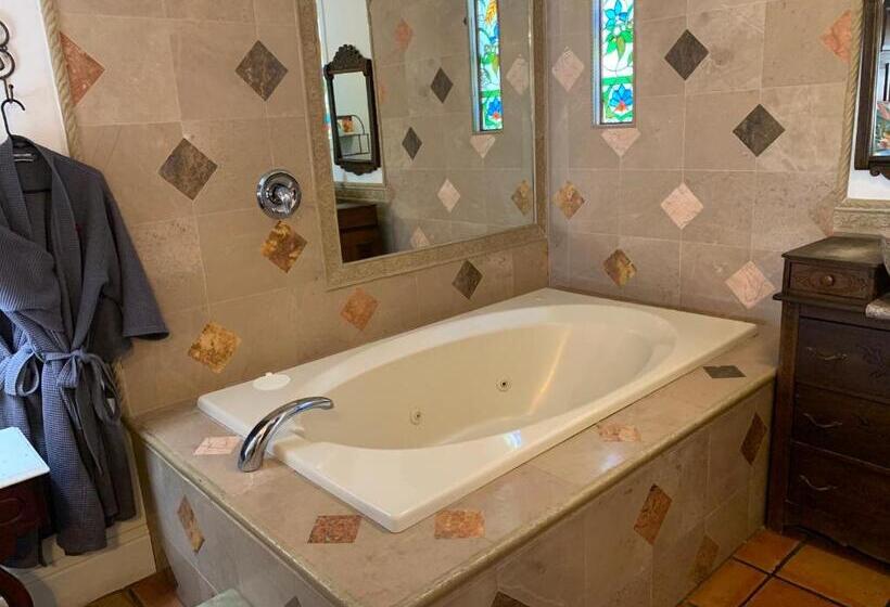 غرفة قياسية سرير كينج, Chantico Inn