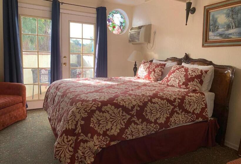 جناح إدارى, Chantico Inn