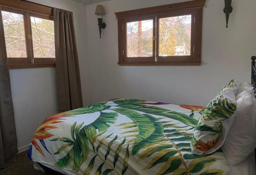 Президентский Люкс, Chantico Inn