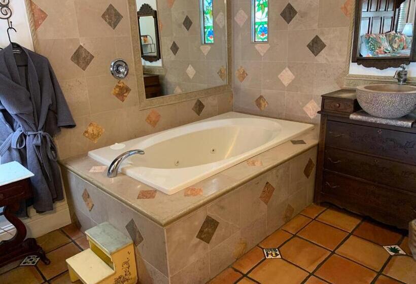 جناح سرير كينج, Chantico Inn