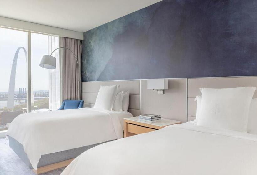 带大床的标准间, Four Seasons St Louis