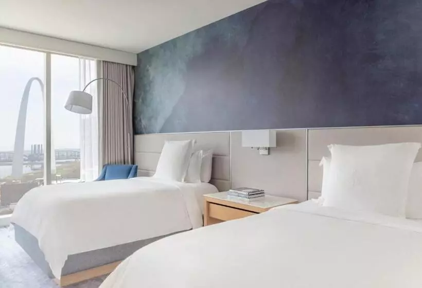 キングサイズベッドのスタンダードルーム, Four Seasons  St Louis