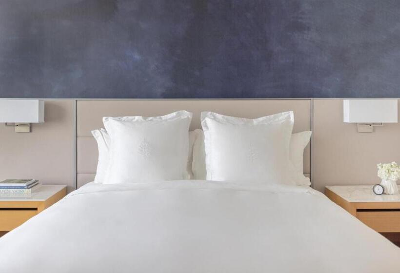 장애인을 위한 킹사이즈 침대 스탠다드 룸, Four Seasons  St Louis