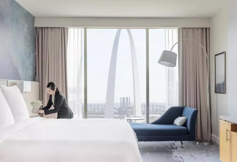 キングサイズベッドのスイートルーム, Four Seasons  St Louis