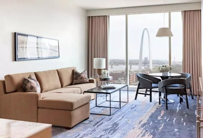 キングサイズベッドのスイートルーム, Four Seasons  St Louis