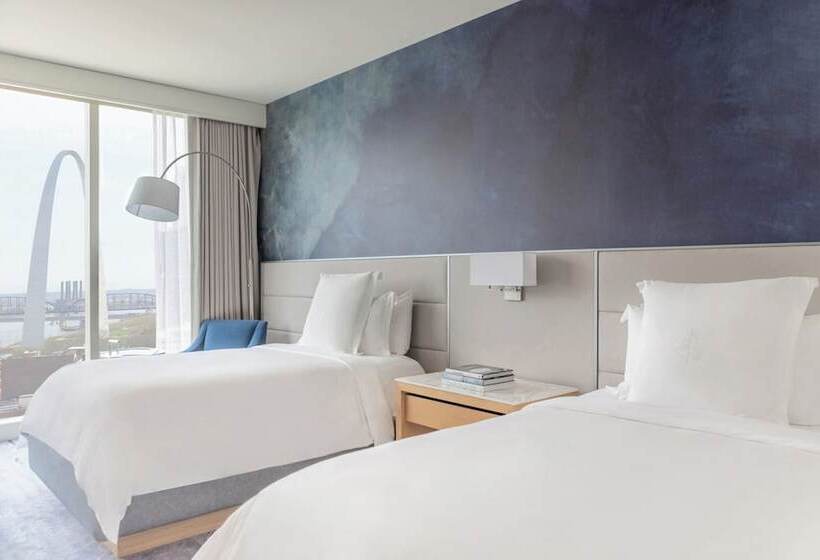 带2个双人床的标准工作室, Four Seasons St Louis