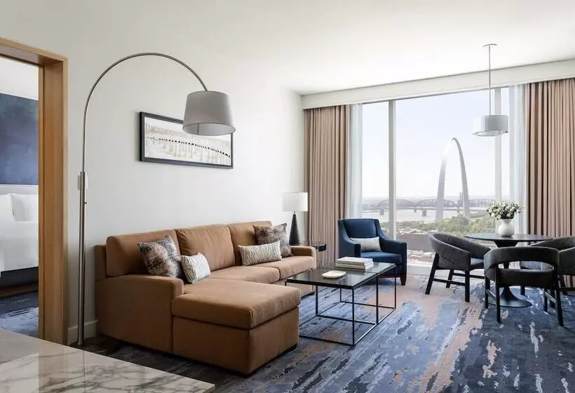 身障者適用スイートルーム, Four Seasons  St Louis