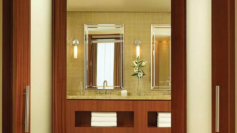 スタンダードシティビュールーム, Four Seasons  St Louis