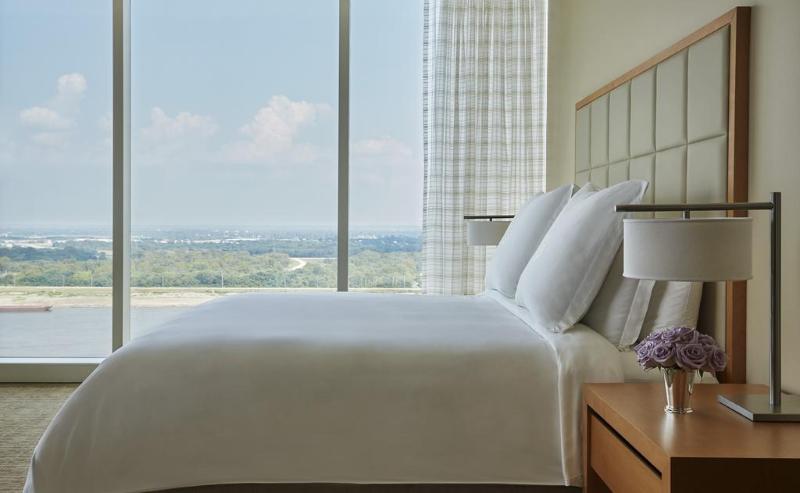 스탠다드 룸 킹사이즈 침대, Four Seasons  St Louis