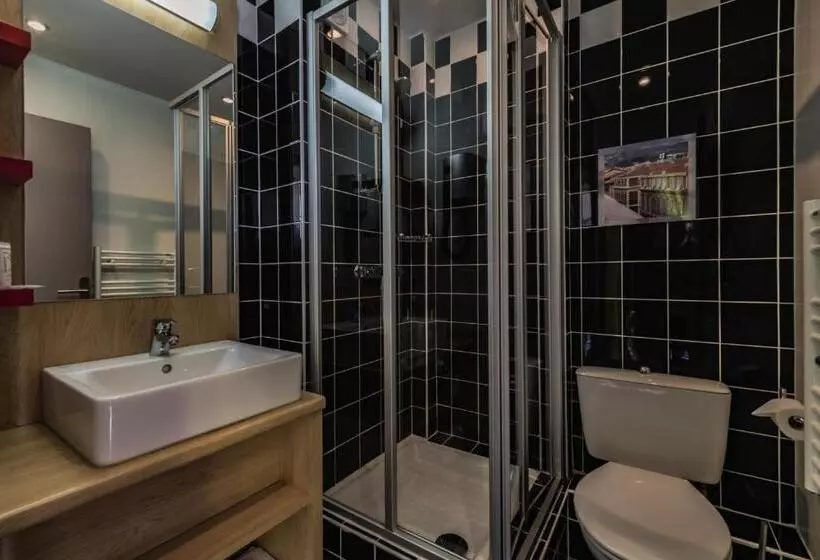 バルコニー付きスタンダードトリプルルーム, Hôtel Morgat Le Grand Hôtel De La Mer