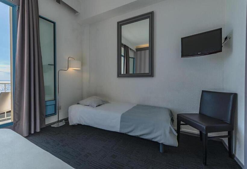 스탠다드 트리플 발코니 룸, Hôtel Morgat Le Grand Hôtel De La Mer