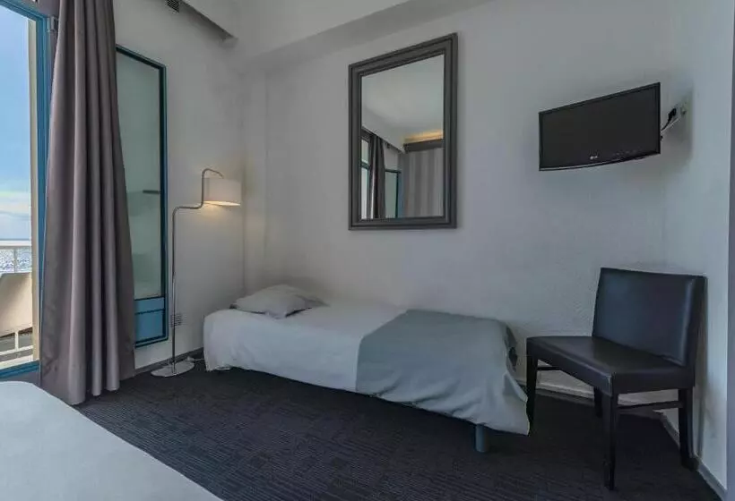 バルコニー付きスタンダードトリプルルーム, Hôtel Morgat Le Grand Hôtel De La Mer