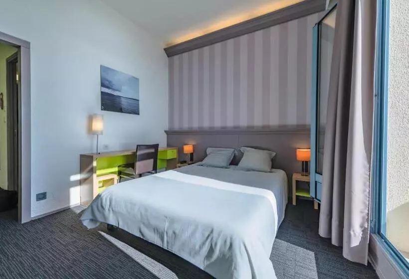 バルコニー付きスタンダードトリプルルーム, Hôtel Morgat Le Grand Hôtel De La Mer