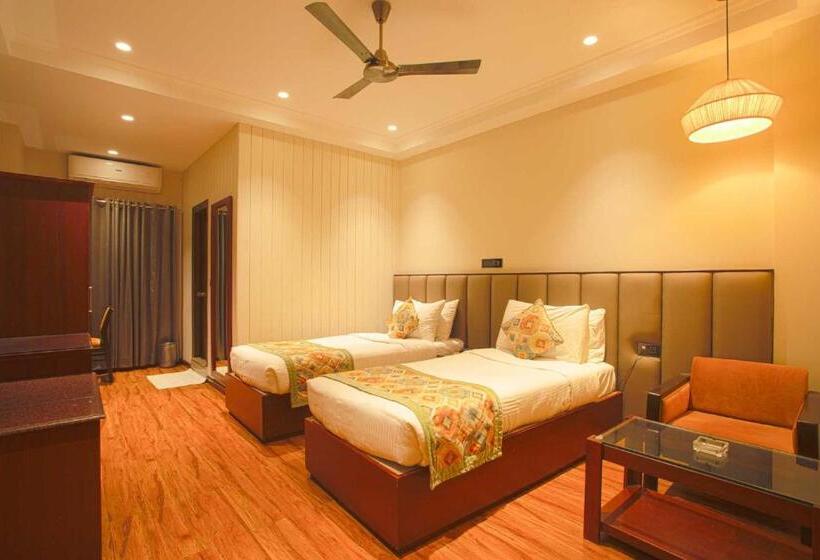 اتاق لوکس, The Cindrella