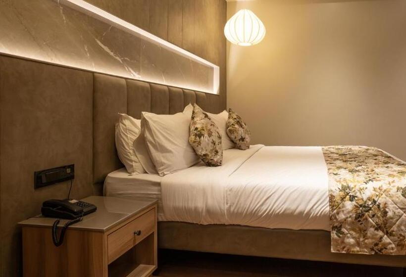 اتاق استاندارد با تخت بزرگ, The Cindrella