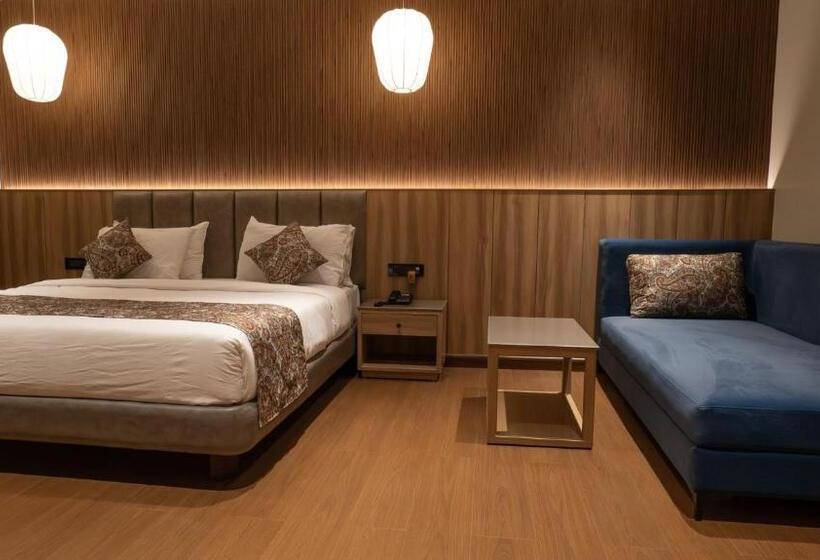 اتاق لوکس, The Cindrella