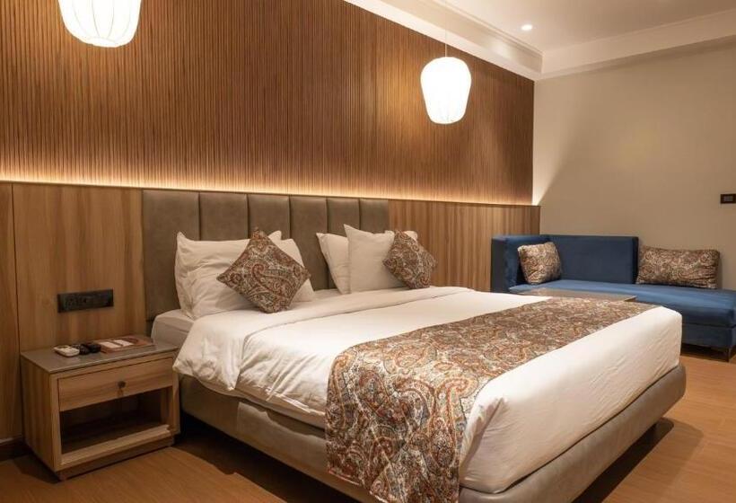 اتاق لوکس, The Cindrella