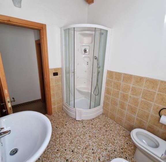 חדר סטנדרט לארבעה, Trattoria Albergo All Alpino