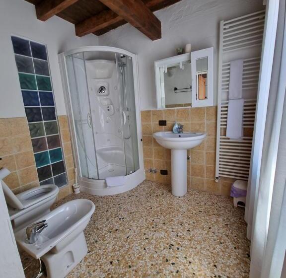 חדר סטנדרט לארבעה, Trattoria Albergo All Alpino