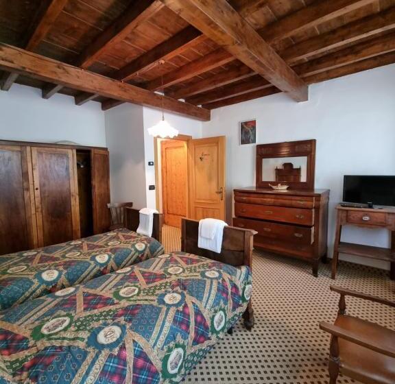 חדר סטנדרט לארבעה, Trattoria Albergo All Alpino