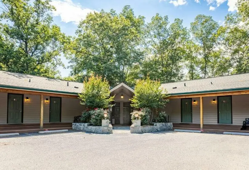 デラックスルーム, Halesford Harbour Resort   Smith Mountain Lake