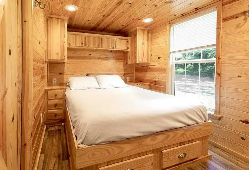 スタンダードバンガロー, Halesford Harbour Resort   Smith Mountain Lake