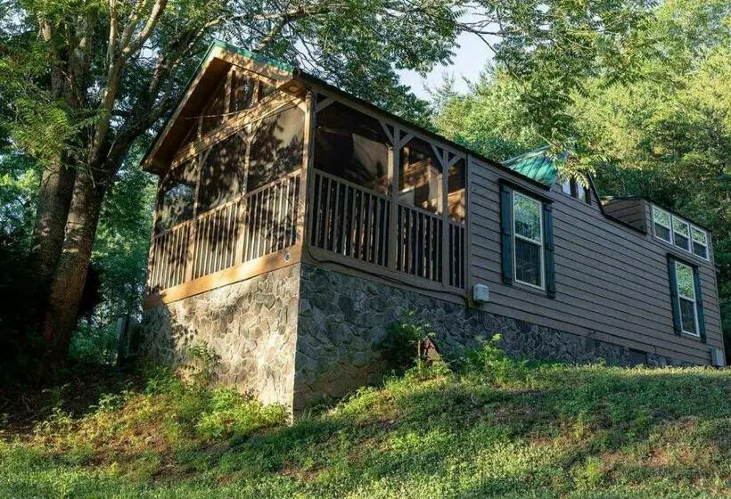 スタンダードバンガロー, Halesford Harbour Resort   Smith Mountain Lake