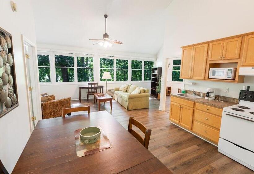 침실 2개 스위트, Halesford Harbour Resort   Smith Mountain Lake