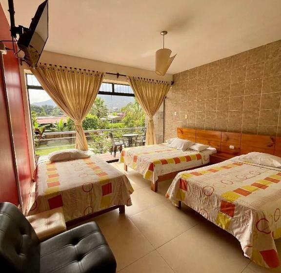 Трехместный Номер Стандарт с Балконом, Rumi Wasi