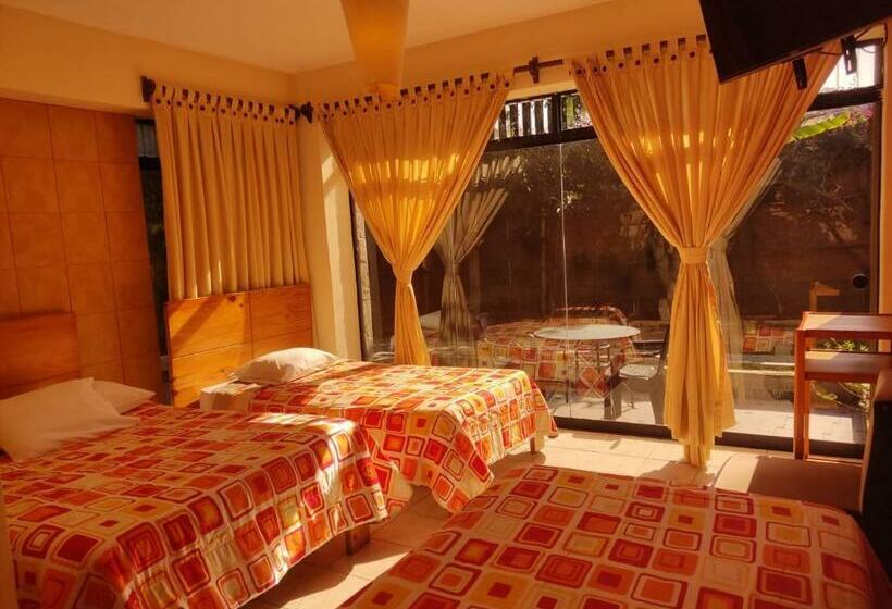 Трехместный Номер Стандарт с Балконом, Rumi Wasi