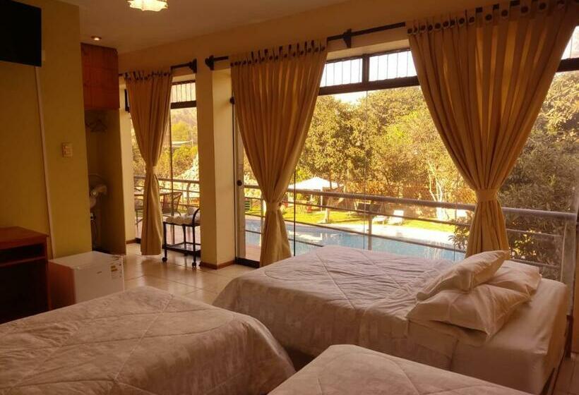 Трехместный Номер Стандарт с Балконом, Rumi Wasi