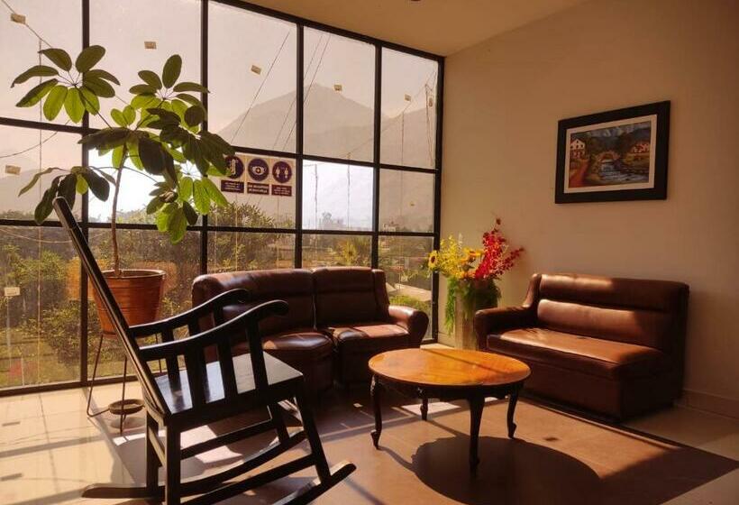 Четырехместный Номер Стандарт Вид на Сад, Rumi Wasi