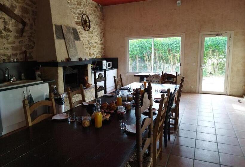 غرفة قياسية مطلّة علي الحديقة, Aur Blan   Chambres Le Somail