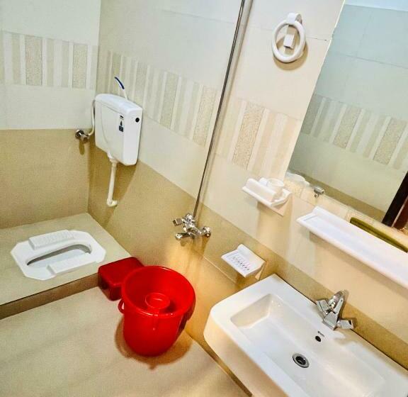 اتاق اکونومی, Jan Luxury