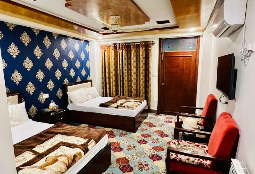 اتاق اکونومی, Jan Luxury