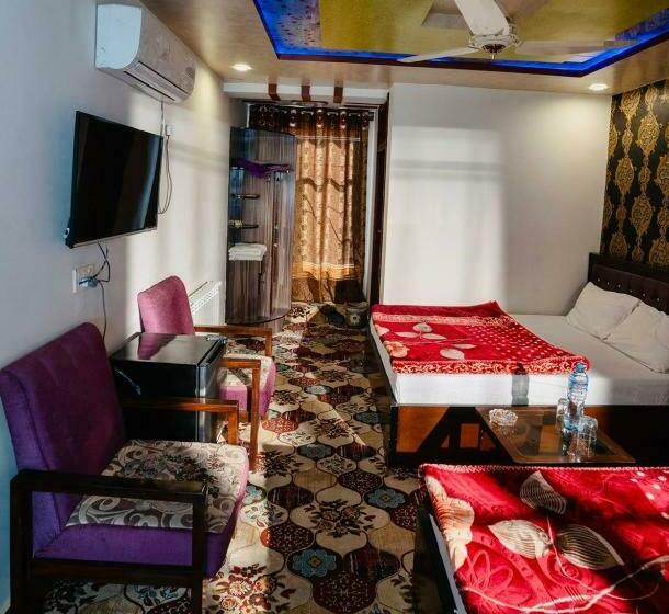 اتاق اکونومی, Jan Luxury