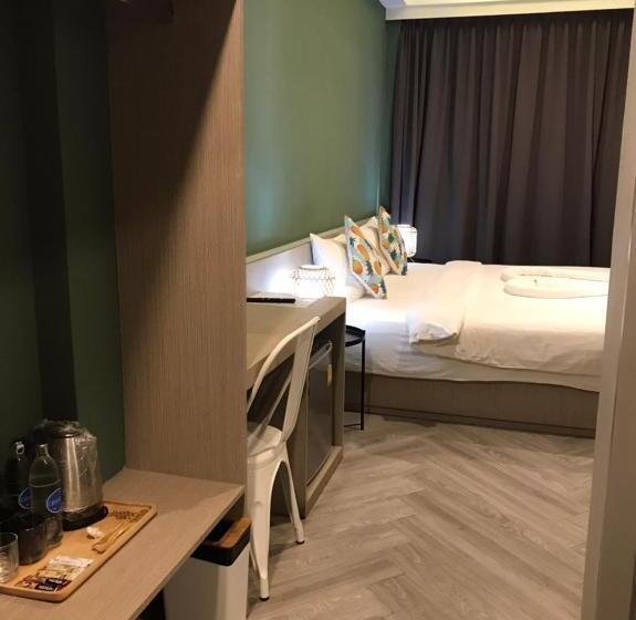 패밀리 스위트, Yanud Residence