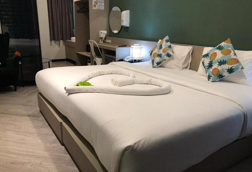 디럭스 룸, Yanud Residence