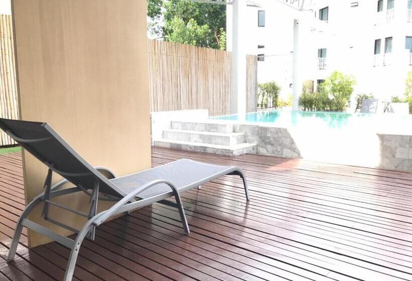 اتاق لوکس, Yanud Residence
