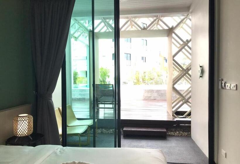 디럭스 룸, Yanud Residence