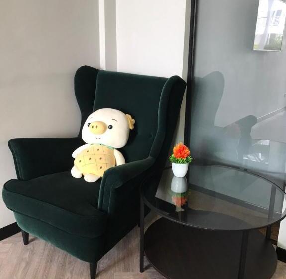 패밀리 스위트, Yanud Residence