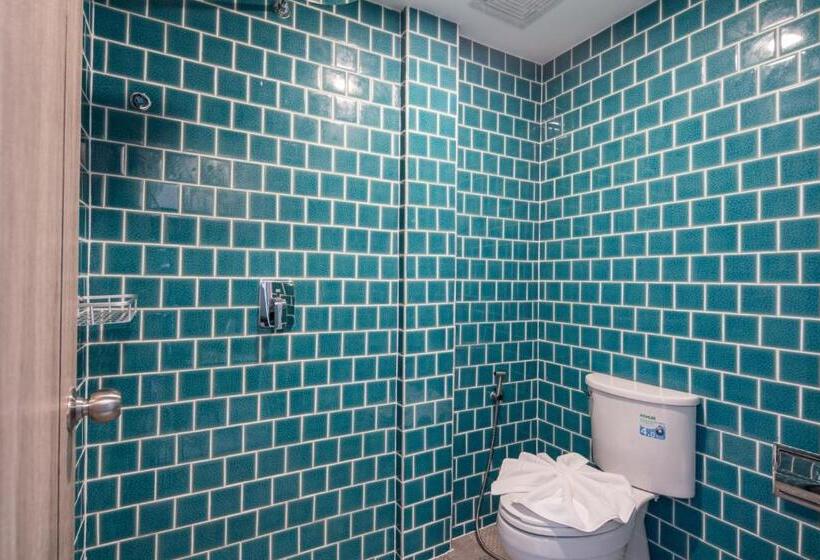 패밀리 스위트, Yanud Residence